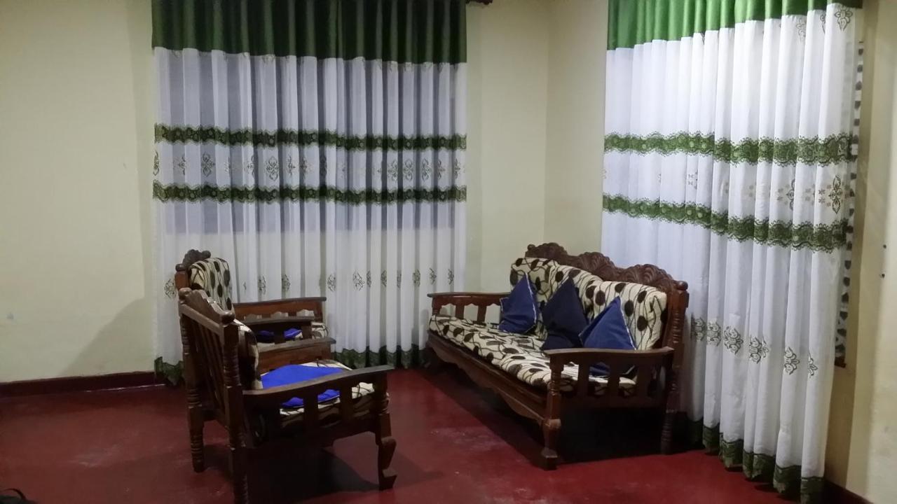 Kaween Homestay Велігама Екстер'єр фото