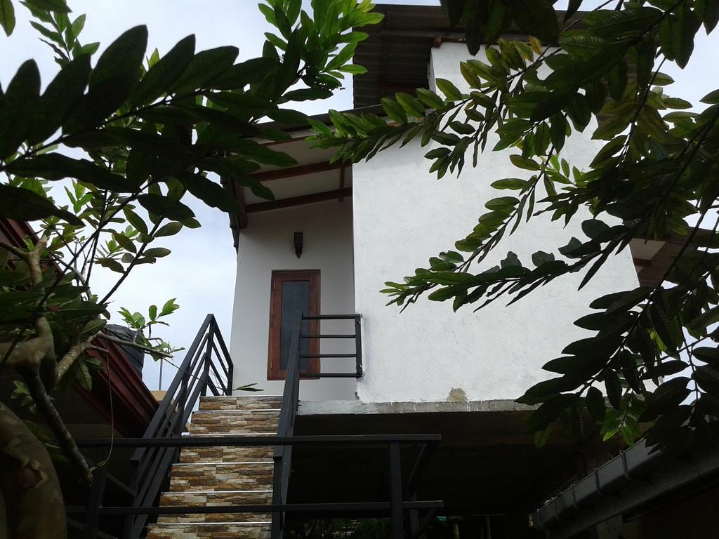 Kaween Homestay Велігама Екстер'єр фото